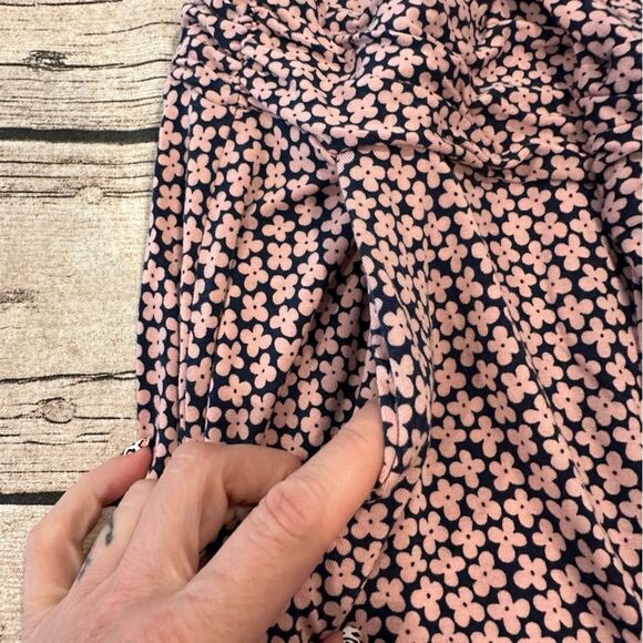 Boden Chic Pink and Black Floral Jersey Dress With Pockets Size 10 Petite - Picture 11 of 11